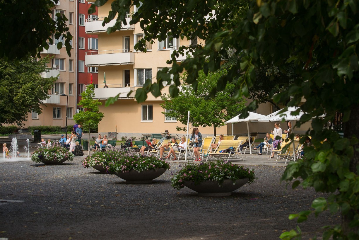 Rosenlundsparken direkt utanför porten för lata sommardagar Hallandsgatan 30, 3tr