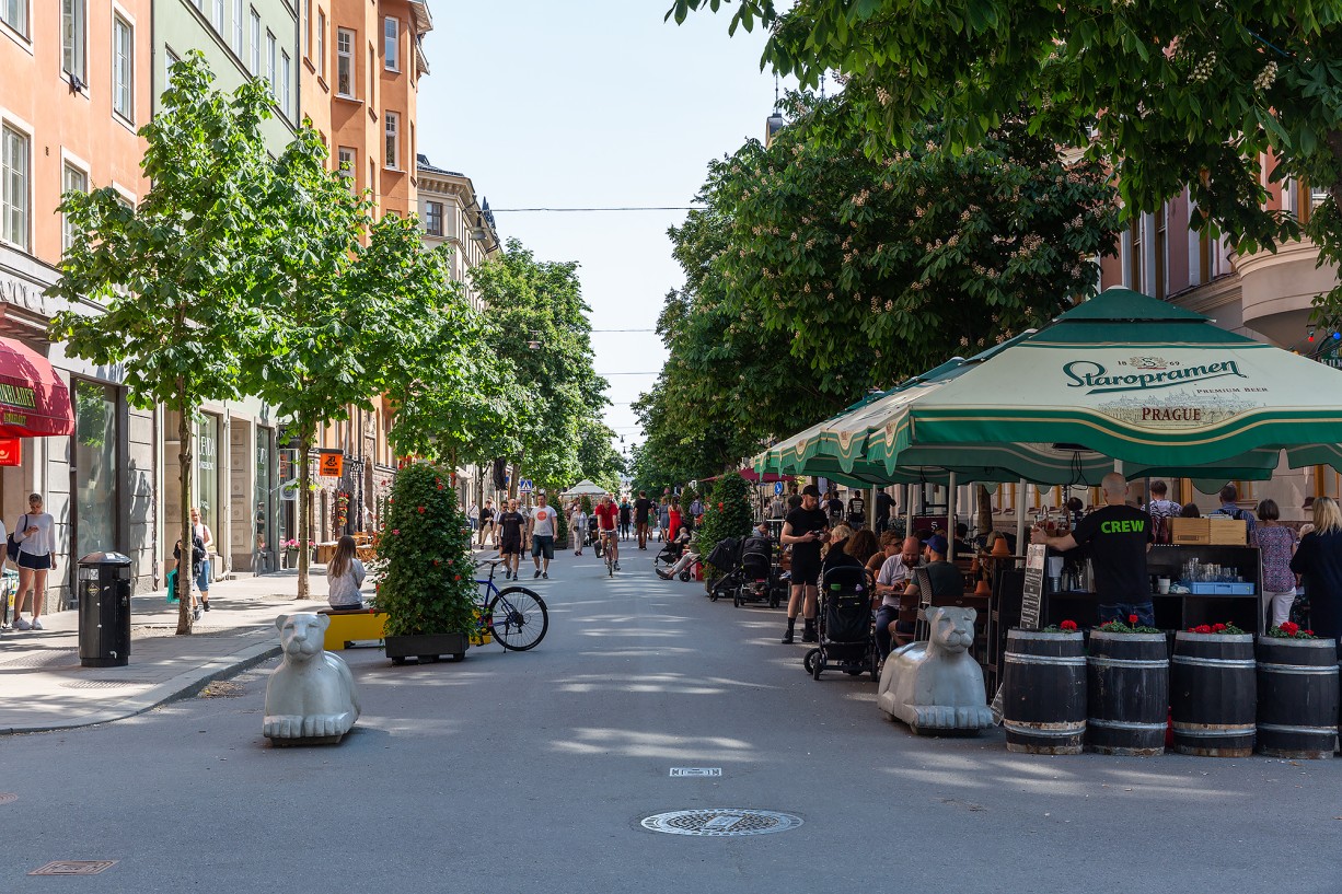 Här bor man granne med Swedenborgsgatan som sommartid är gågata Rosenlundsgatan 18, 1 tr