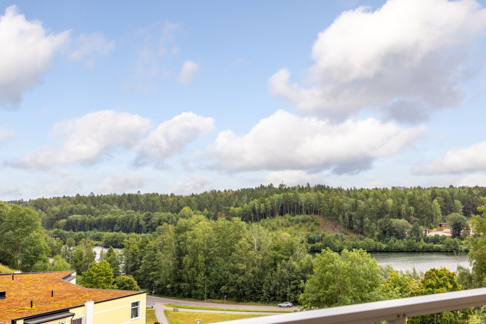 Sjöutsikt från balkongen Sandstuguvägen 49