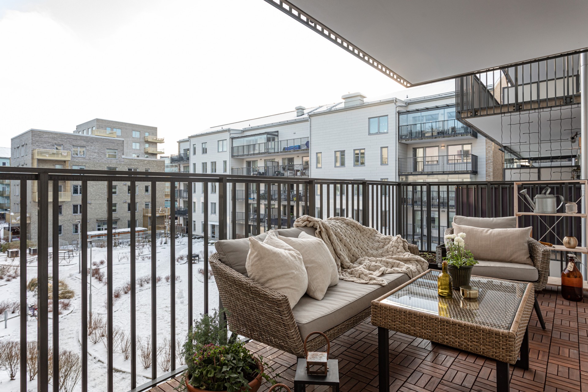 Stor balkong mot föreningens innergård Gustaf Dalénsgatan 3D-1